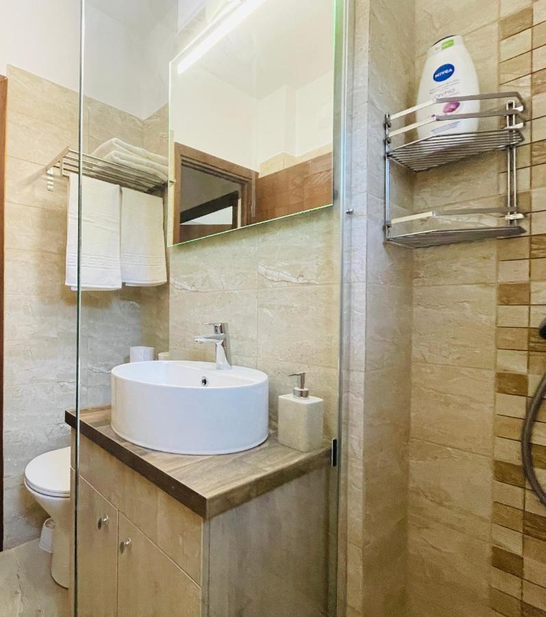 Apartament Central Apartman Jászvásár Kültér fotó