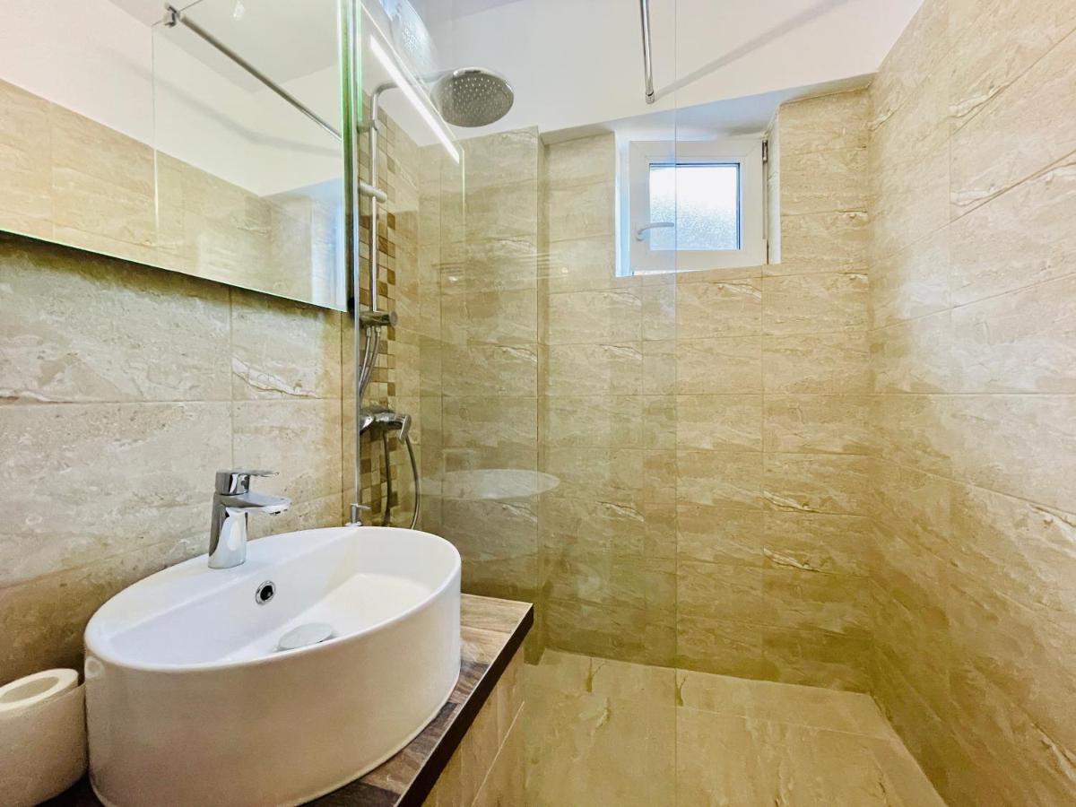 Apartament Central Apartman Jászvásár Kültér fotó