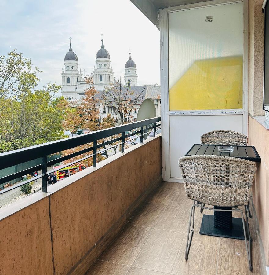 Apartament Central Apartman Jászvásár Kültér fotó